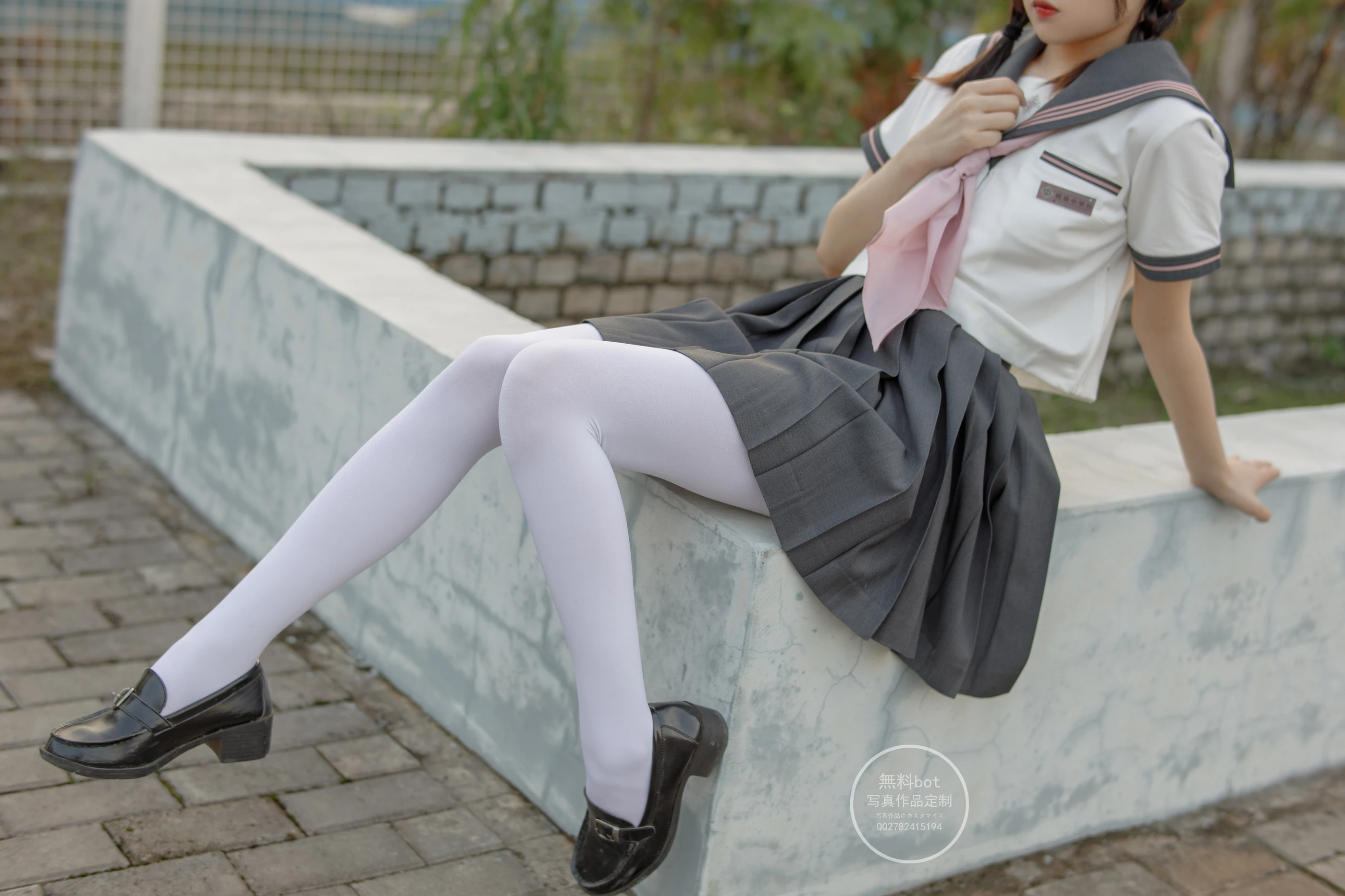 森萝财团 有料006  依依 户外白丝JK制服 [90P]插图8